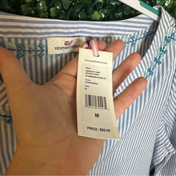 Vineyard Vines Pop White and Blue Embroidered Savanah Top Size M - Picture 12 of 13